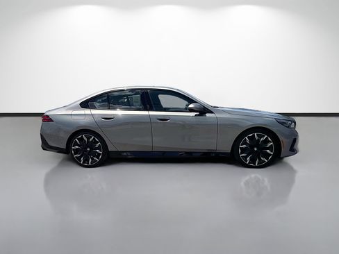 New 2027 BMW 540i xDrive w/ Executive Package AWD/4WD image 2