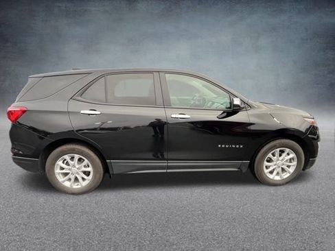 Used 2021 Chevrolet Equinox LS w/ LS Convenience Package image 8