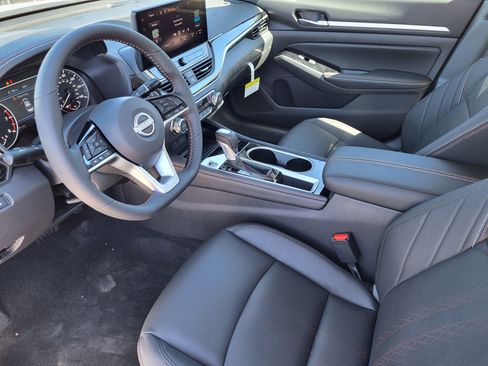 New 2025 Nissan Altima 2.5 SR w/ SR Premium Package image 9
