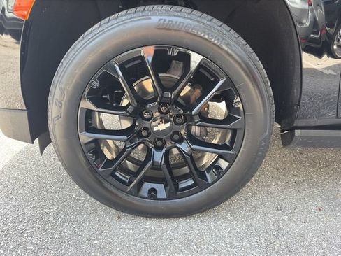 Used 2024 Chevrolet Suburban High Country AWD/4WD image 10