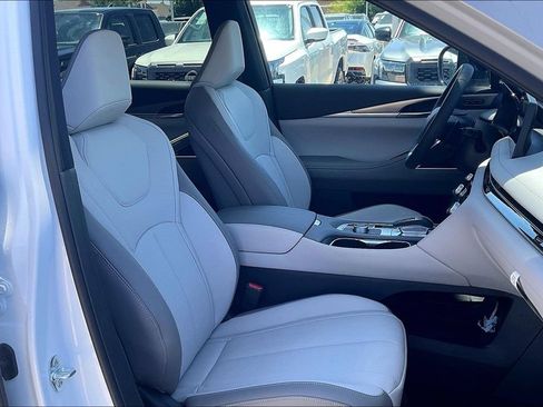 New 2027 INFINITI QX60 Luxe w/ Cargo Package FWD image 11