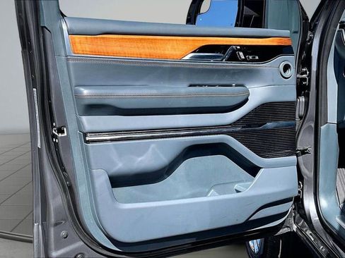 Used 2022 Jeep Grand Wagoneer Series II w/ Flexible Seating Group image 23