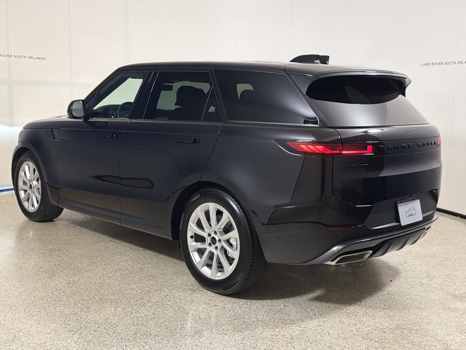New 2026 Land Rover Range Rover Sport SE AWD/4WD image 3