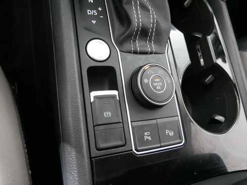 Used 2022 Volkswagen Atlas SEL Premium AWD/4WD image 30