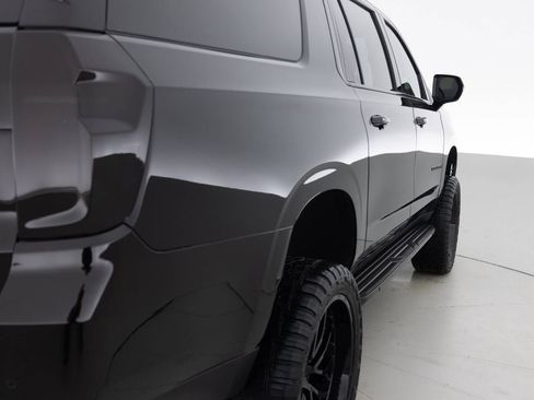 Used 2023 Chevrolet Suburban RST image 14