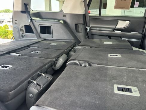 Used 2025 Ford Expedition Active AWD/4WD image 39