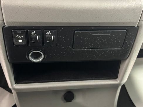 Used 2015 Toyota Sienna XLE w/ XLE Navigation Package FWD image 34