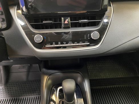 Used 2024 Toyota Corolla LE FWD image 40