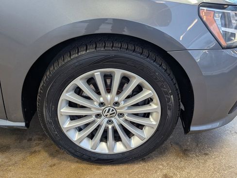 Used 2016 Volkswagen Passat 1.8T SE image 32