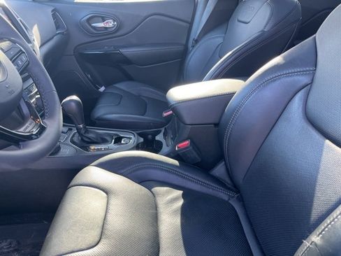 Used 2023 Jeep Cherokee Altitude Lux w/ Lux Elite Package image 8