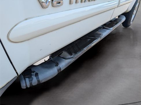 Used 2011 Nissan Titan SV w/ SV Value Truck Pkg image 9