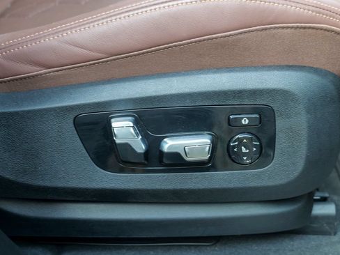 Used 2024 BMW X7 xDrive40i w/ Climate Comfort Package AWD/4WD image 43