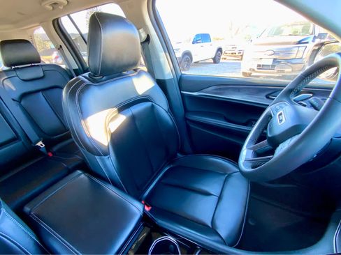 Used 2023 Jeep Grand Cherokee Limited image 28