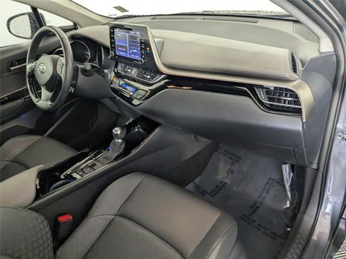 Certified 2022 Toyota C-HR Limited image 26