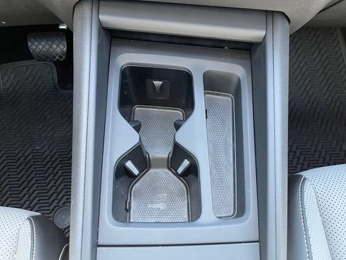 Certified 2026 Volkswagen Tiguan SE AWD/4WD image 17