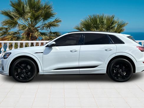 Used 2022 Audi e-tron Premium image 7