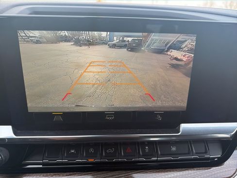 Used 2025 Chevrolet Silverado 1500 LT w/ Convenience Package II image 13