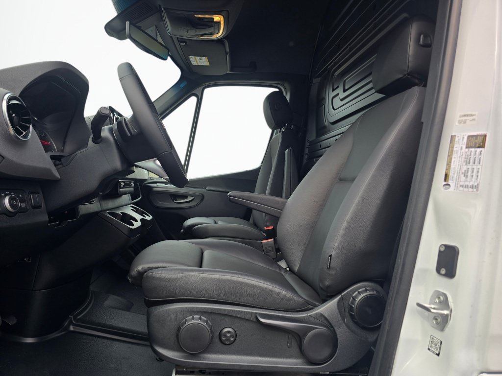 New 2026 Mercedes-Benz Sprinter 2500 image 12