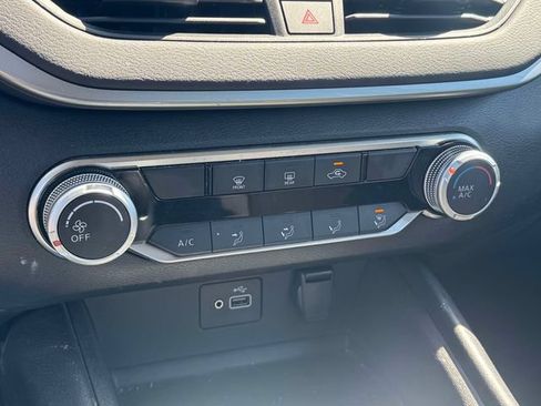 Used 2023 Nissan Altima 2.5 S FWD image 28