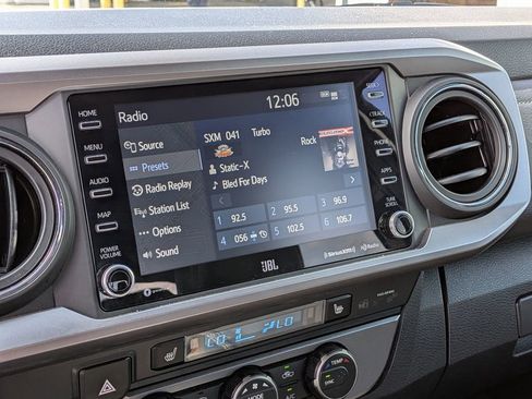 Used 2022 Toyota Tacoma Limited image 23