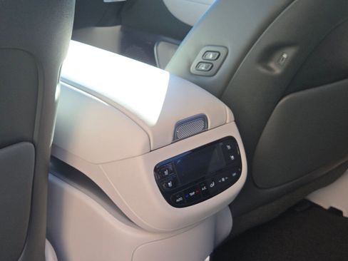 New 2026 Hyundai Ioniq 9 Calligraphy image 12