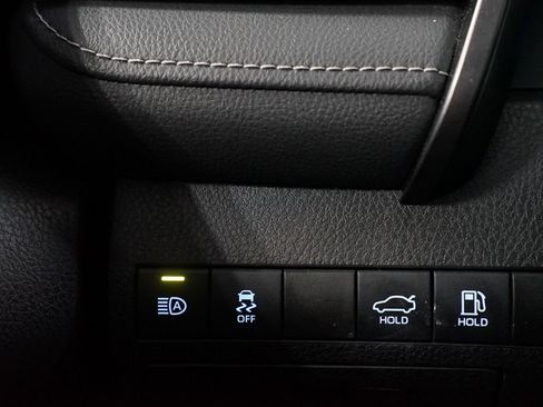 Certified 2021 Toyota Camry SE image 22