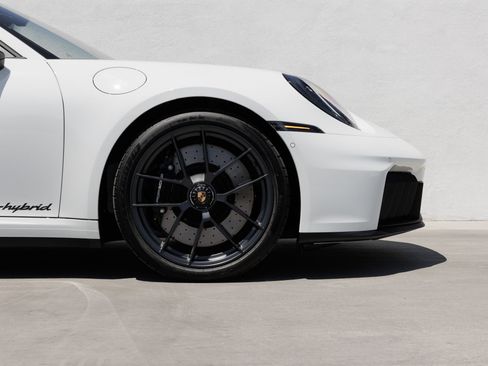 Certified 2026 Porsche 911 Targa 4 GTS AWD/4WD image 11