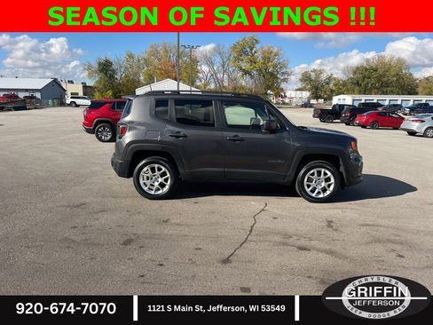 Used 2019 Jeep Renegade Latitude w/ Cold Weather Group image 9
