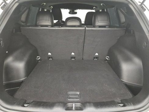 Used 2023 Jeep Compass Limited image 28