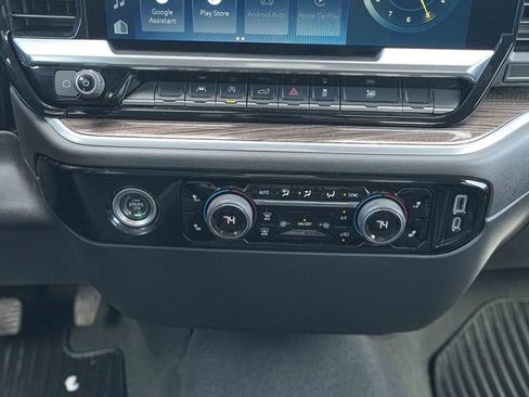 Used 2022 Chevrolet Silverado 1500 LT AWD/4WD image 31