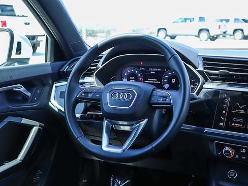 Used 2025 Audi Q3 2.0T Premium w/ Convenience Package AWD/4WD image 21