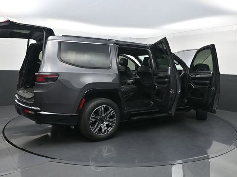 Used 2022 Jeep Wagoneer Series III w/ Convenience Group I AWD/4WD image 48