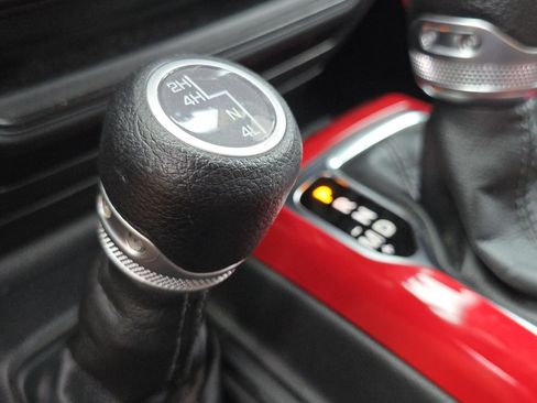 Used 2023 Jeep Gladiator Sport AWD/4WD image 32