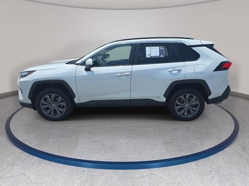 Used 2025 Toyota RAV4 Limited AWD/4WD image 8