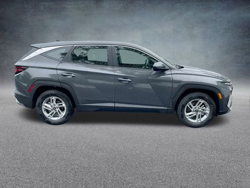 Certified 2025 Hyundai Tucson SE image 34