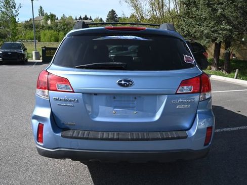 Used 2011 Subaru Outback 2.5i Premium AWD/4WD image 5