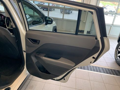 Certified 2025 Subaru Crosstrek 2.0i Premium image 19