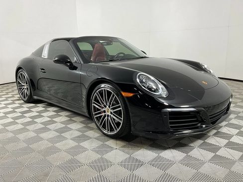 Used 2019 Porsche 911 Targa 4 AWD/4WD image 6