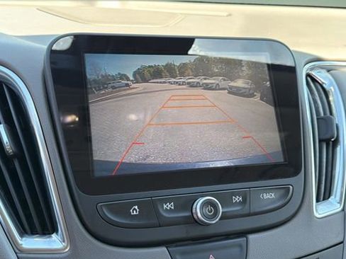 Used 2016 Chevrolet Malibu LT w/ Leather Package image 28