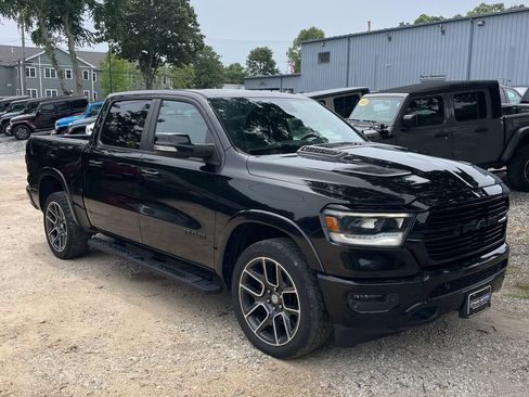 Used 2019 RAM 1500 Laramie AWD/4WD image 1