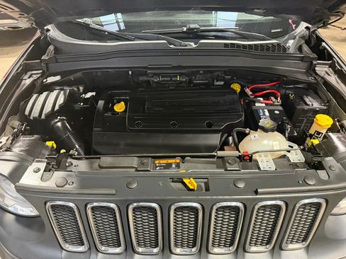 Used 2018 Jeep Renegade Sport w/ Power & Air Group AWD/4WD image 24