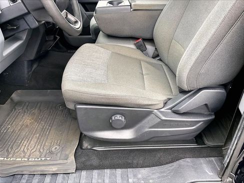 Used 2024 Ford F550 4x4 SuperCab Super Duty image 32