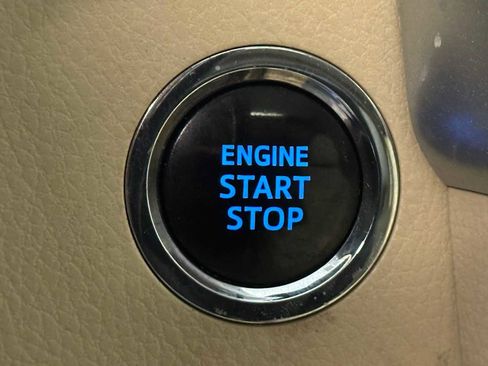 Used 2015 Toyota Highlander XLE image 21