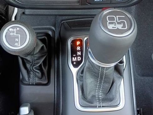 New 2026 Jeep Gladiator Sport AWD/4WD image 15