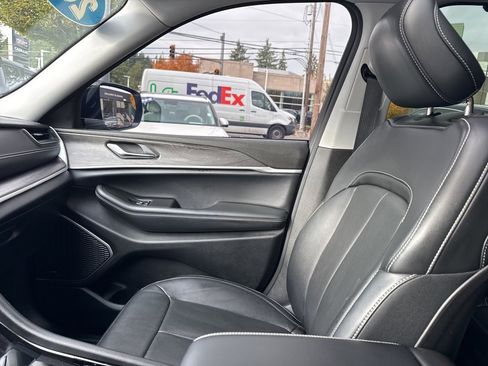 Used 2021 Jeep Grand Cherokee L Limited w/ Luxury Tech Group II image 28