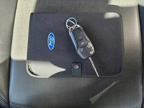 Used 2020 Ford Transit Connect XL image 25