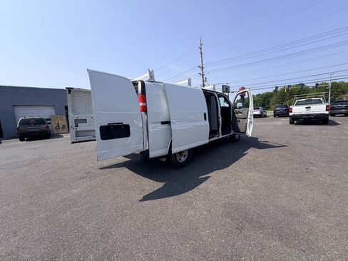 Used 2019 Chevrolet Express 3500 w/ Driver Convenience Package RWD image 16