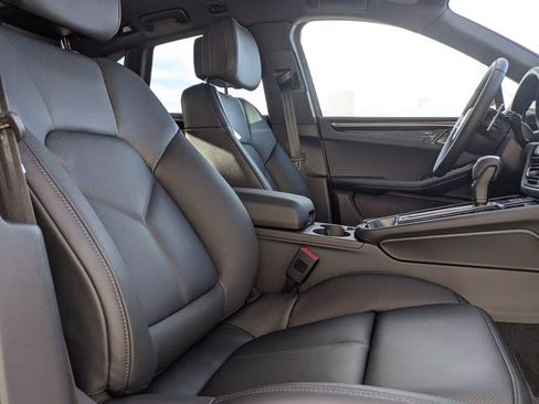 Certified 2026 Porsche Macan AWD/4WD image 25