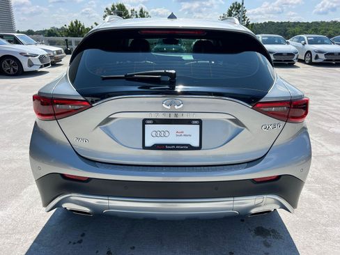 Used 2017 INFINITI QX30 Premium w/ Navigation Package AWD/4WD image 6