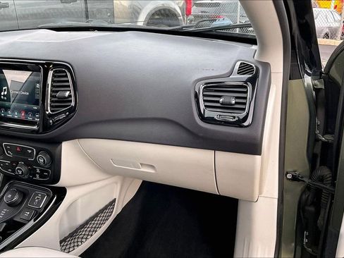 Used 2018 Jeep Compass Limited w/ Navigation Group image 14